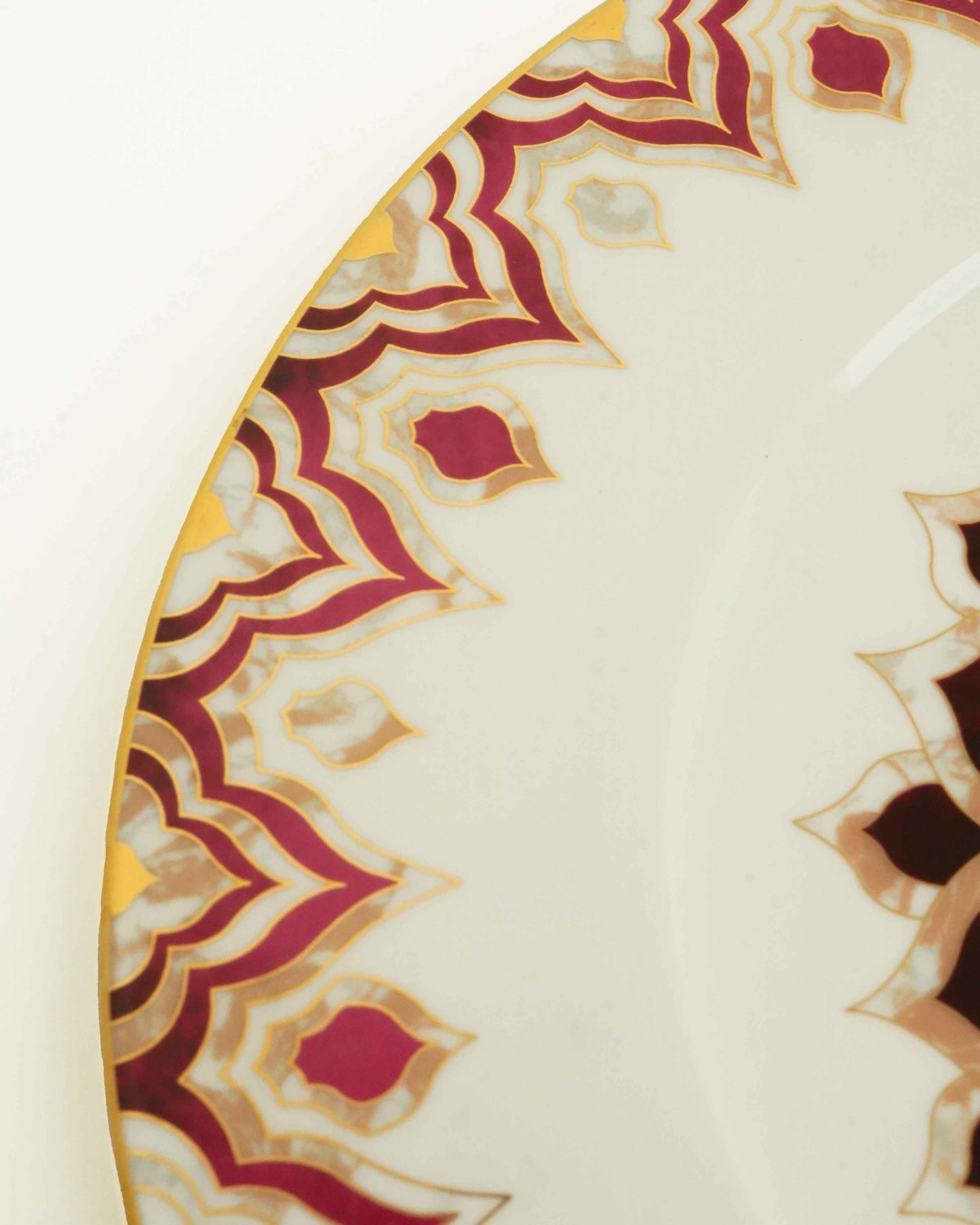 Porcelains Charger Plate