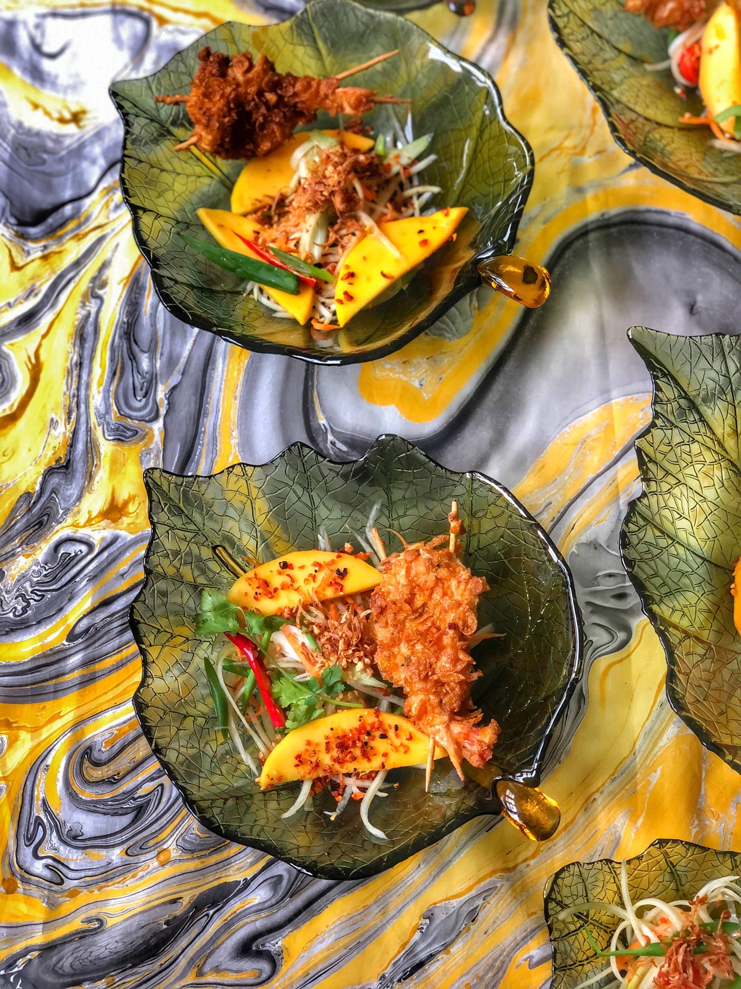 Green Leaf Serving Bowl Large