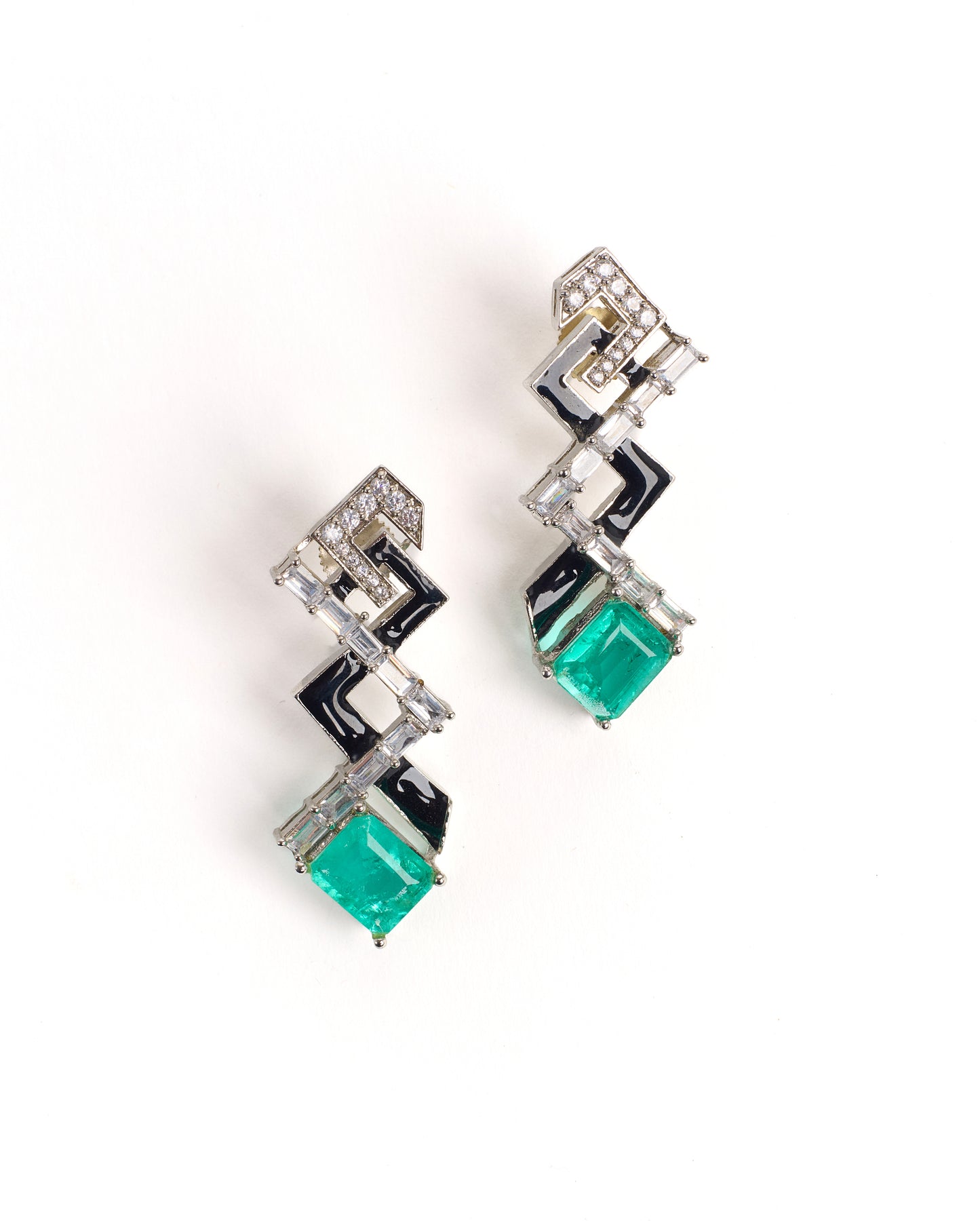 Geometric design earrings